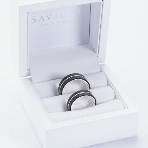 Obrączki ślubne: carbon, tytan, płaskie, 6 mm i 7 mm